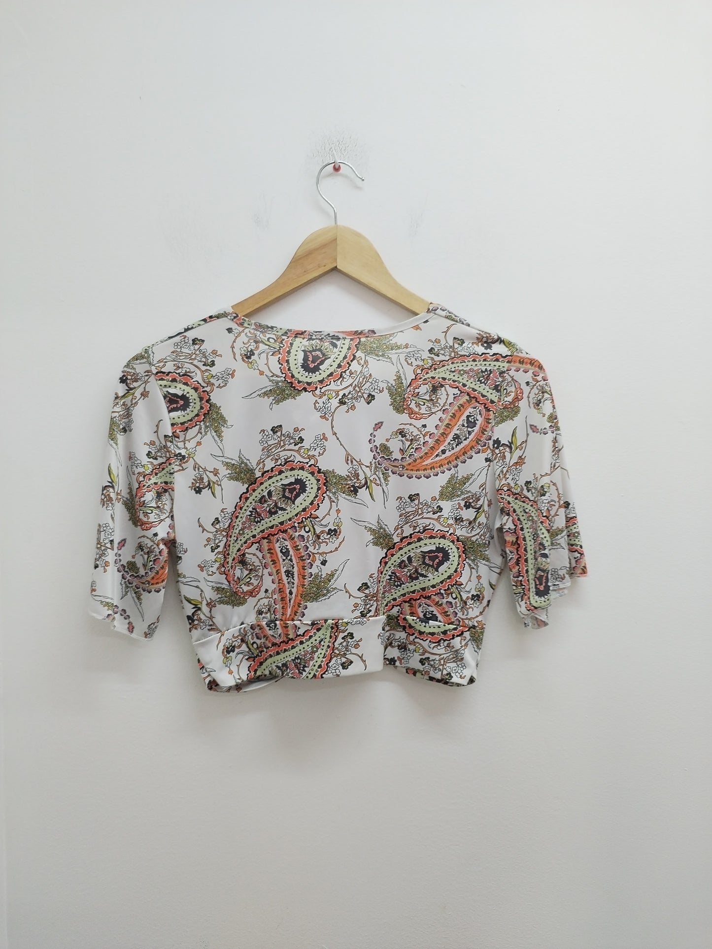 Top court blanc à motifs Taille S/M