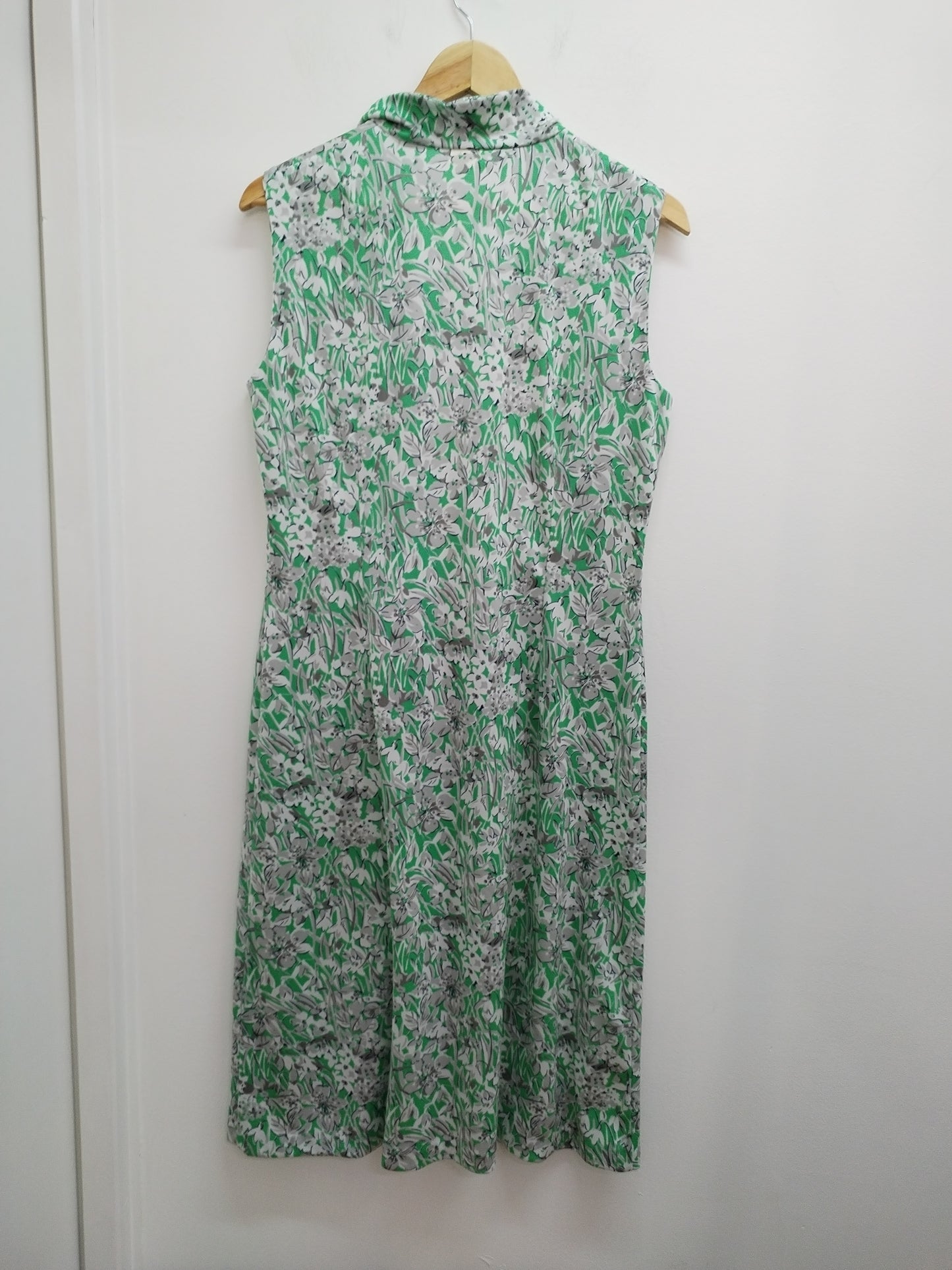 Robe sans manche La Louve Or verte et grise fleurie Taille M