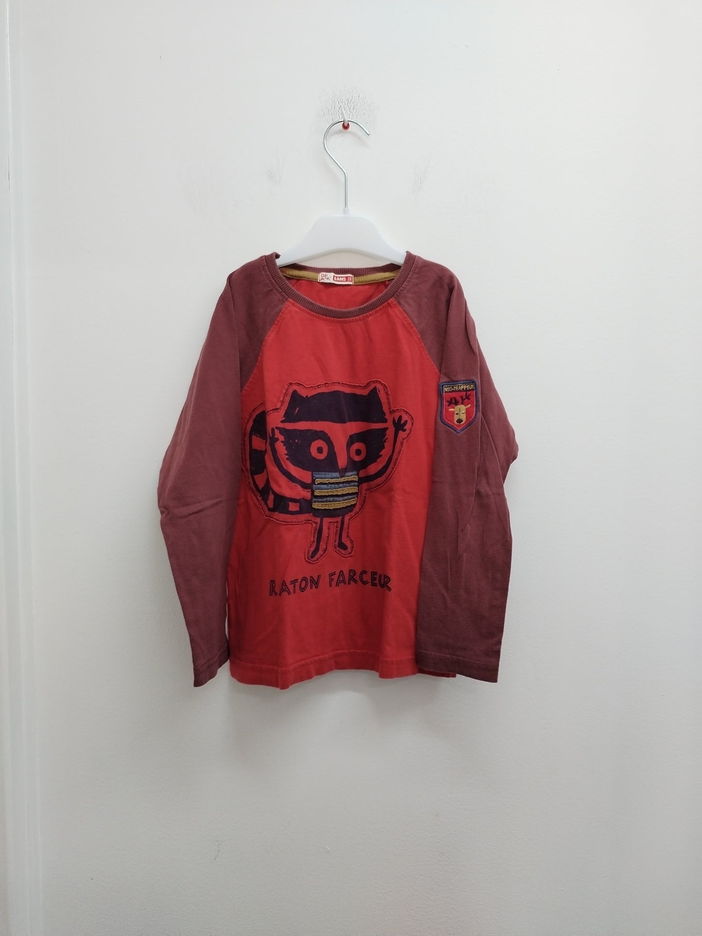 T-shirt manches longues DPAM rouge et bordeaux avec impression Taille 6 Ans