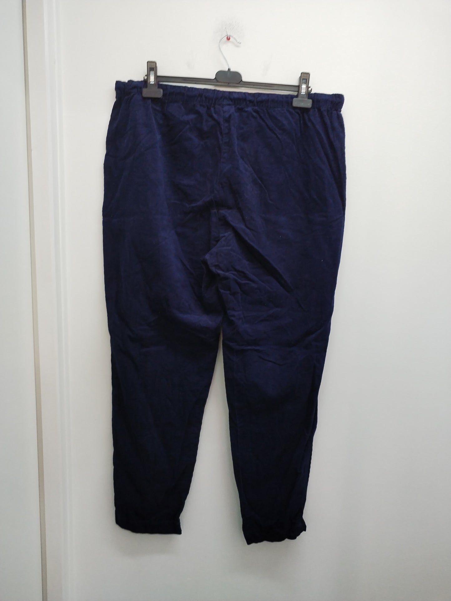 Pantalon léger en velours Damart bleu marine Taille 48