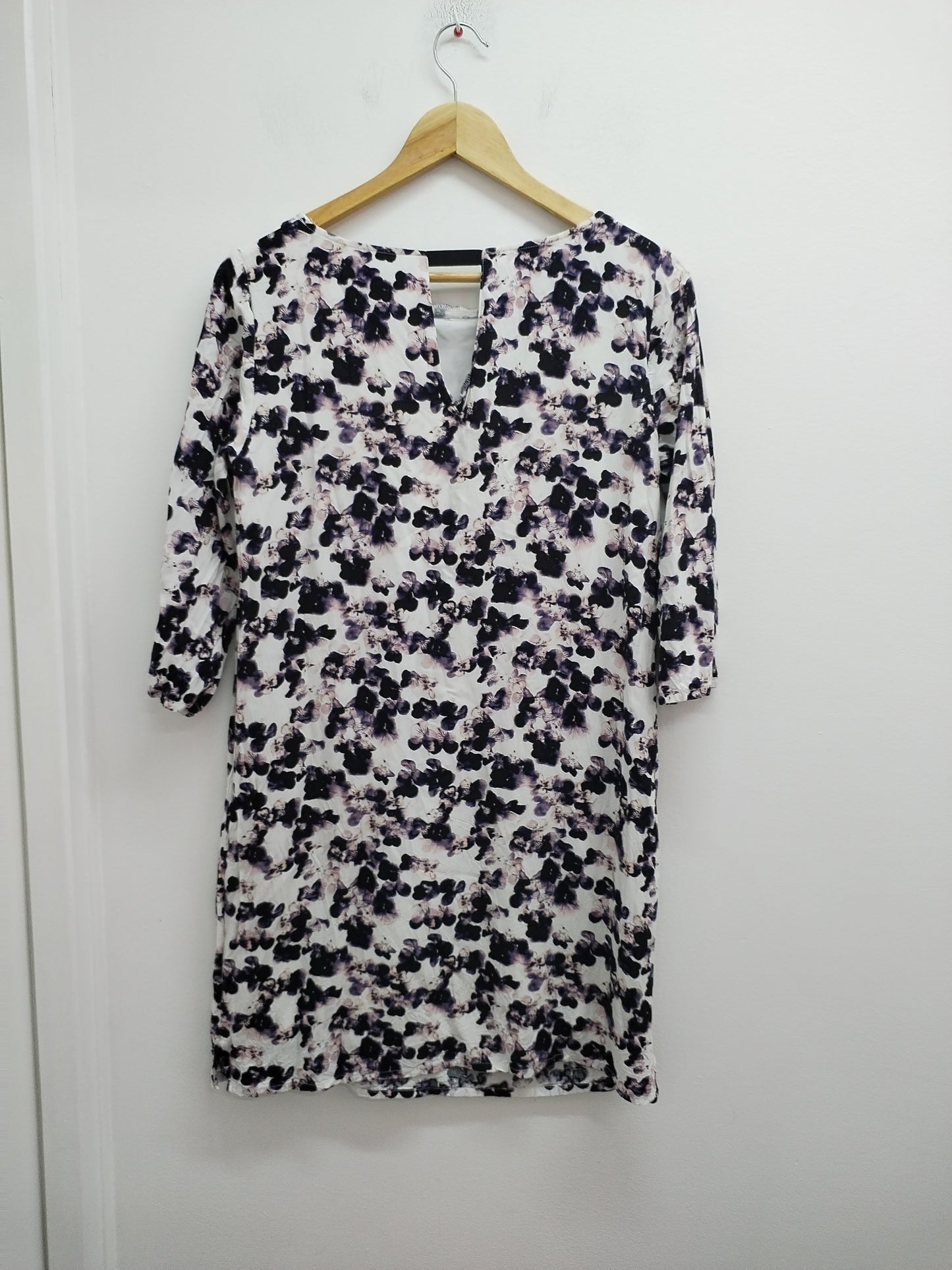 Robe manches 3/4 Kiabi blanche fleurie Taille 38