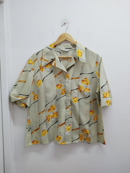 Chemise manches courtes rayée et fleurie Taille 44