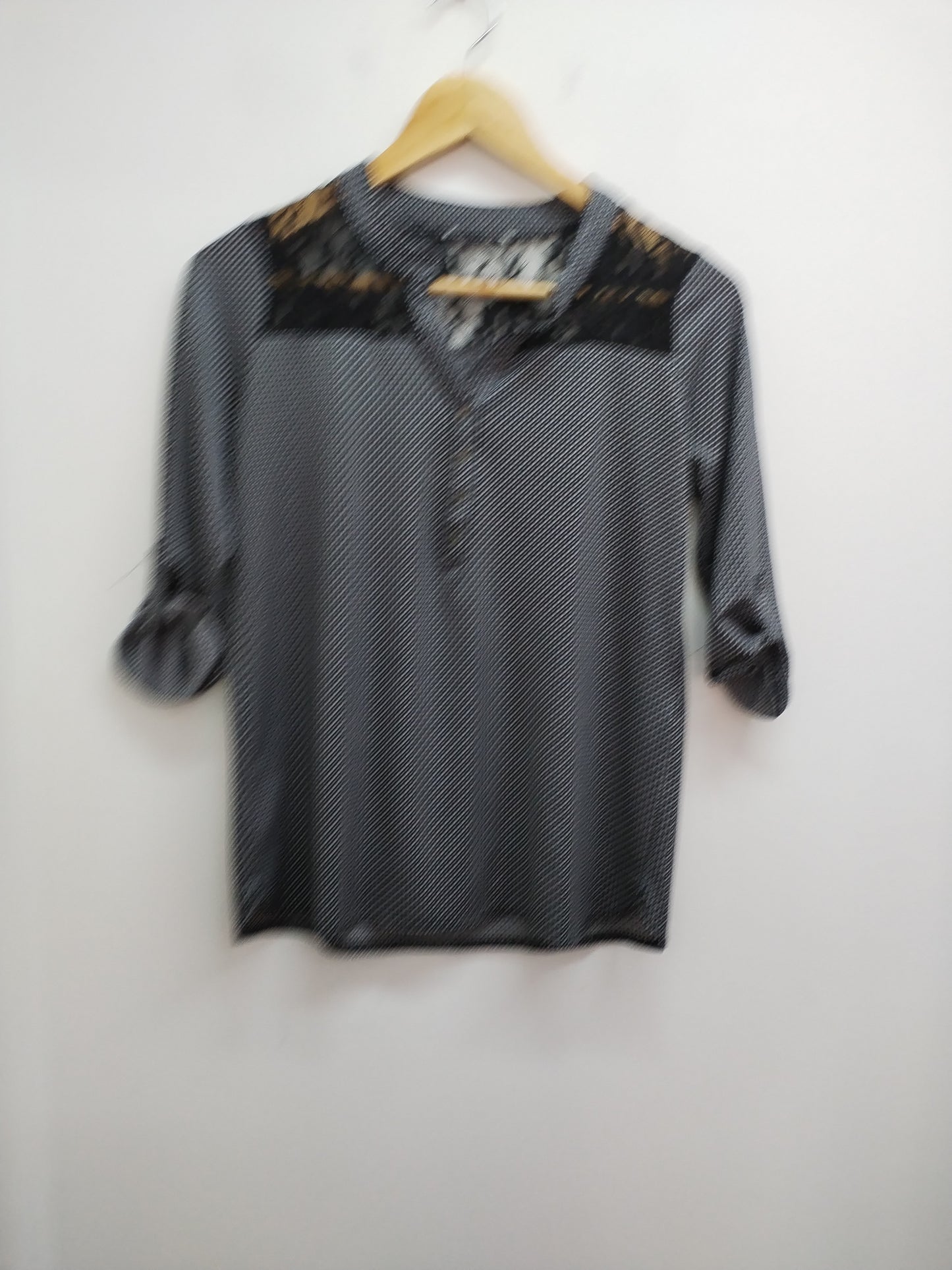 Tunique manches 3/4 avec dentelle à motifs noirs et blancs Taille S