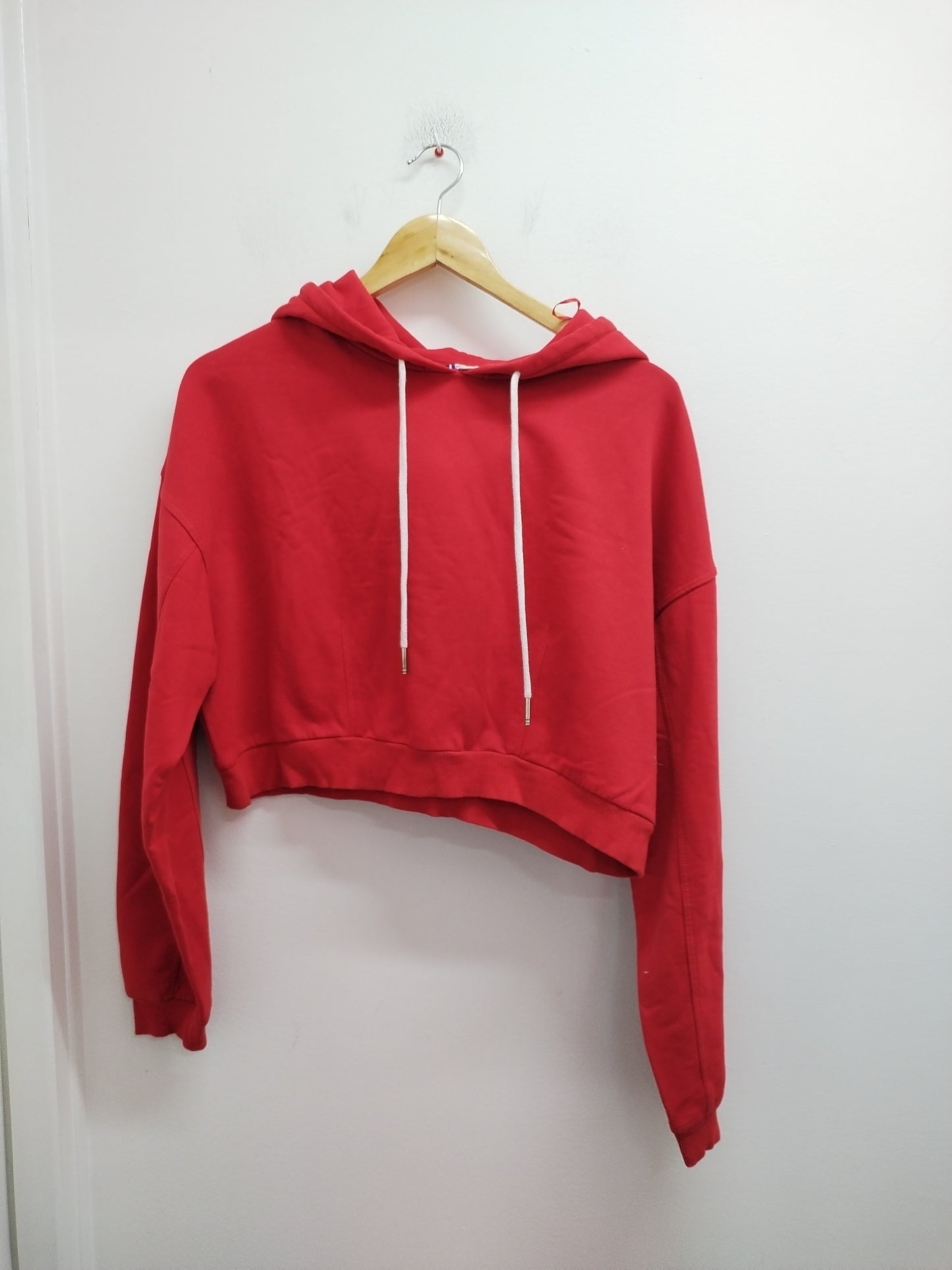 Sweat court à capuche Jennyfer rouge Taille S