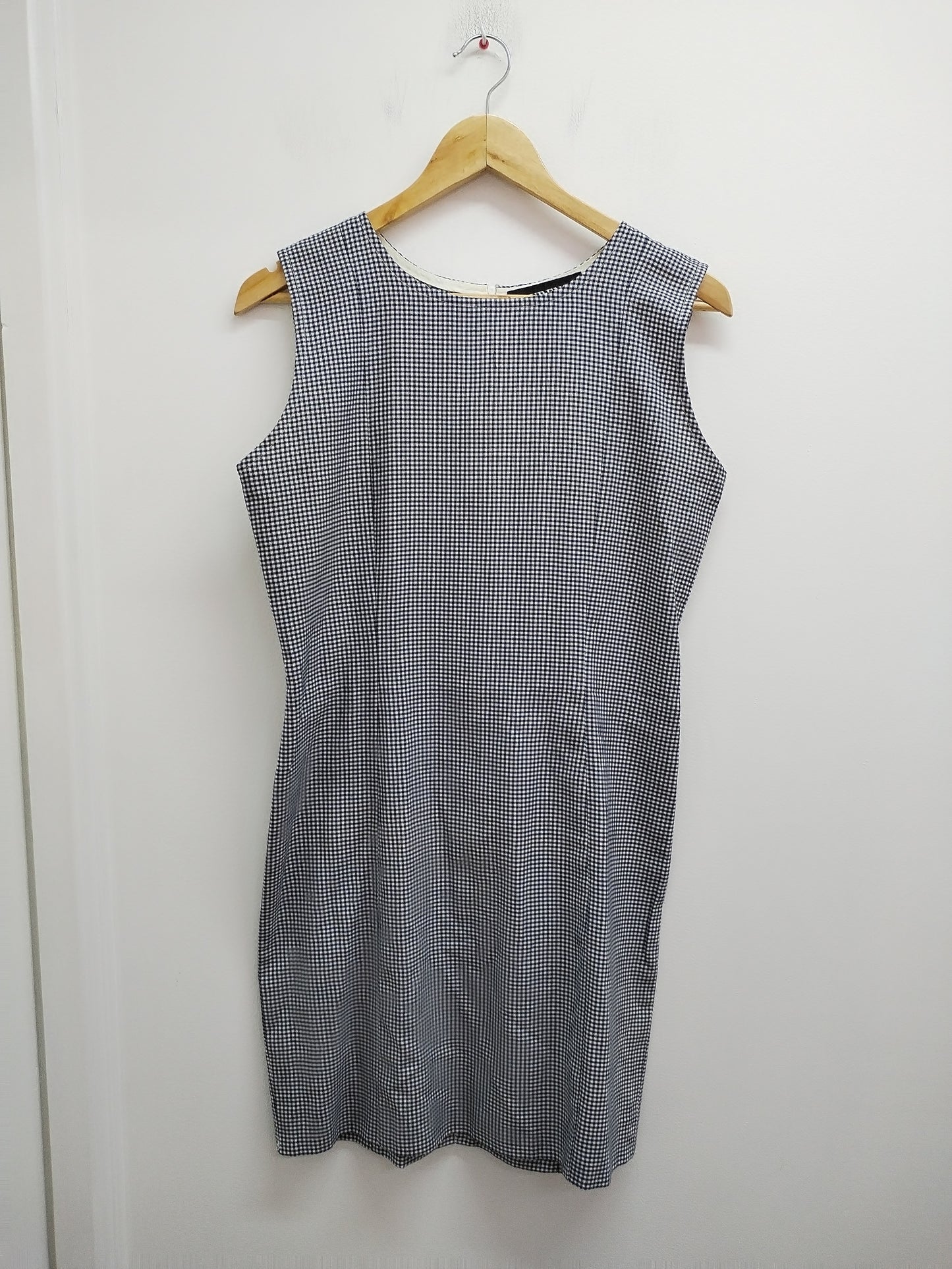 Robe sans manche Laurence à carreaux noirs et blancs Taille M