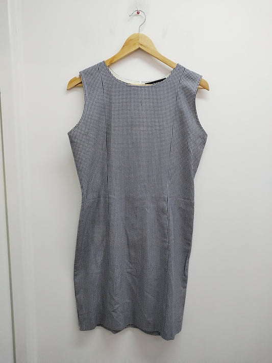 Robe sans manche Laurence à carreaux noirs et blancs Taille M