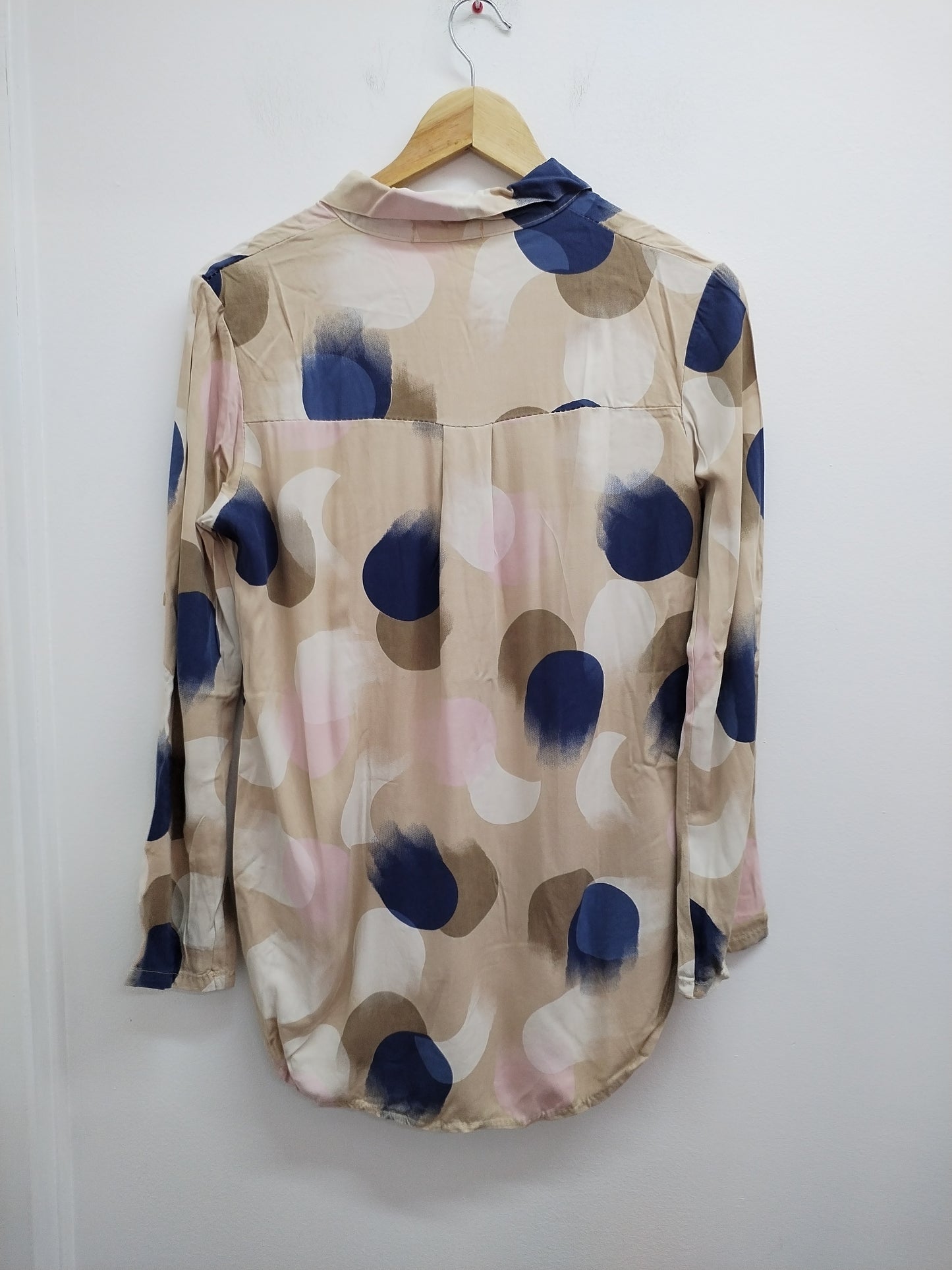 Chemise OxxyZen beige à motifs roses et bleus Taille S