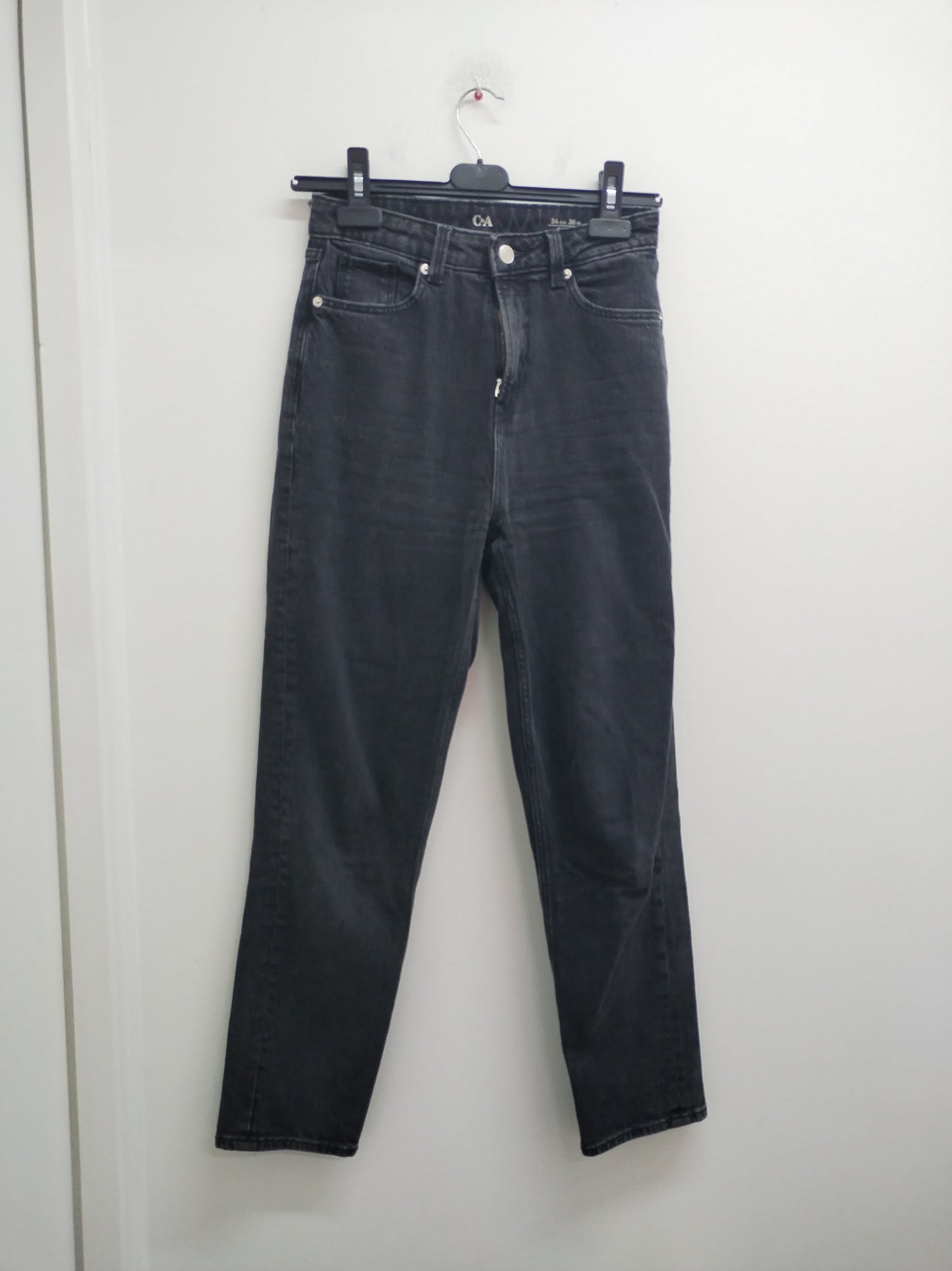 Jeans Mom C&A noir délavé Taille 34