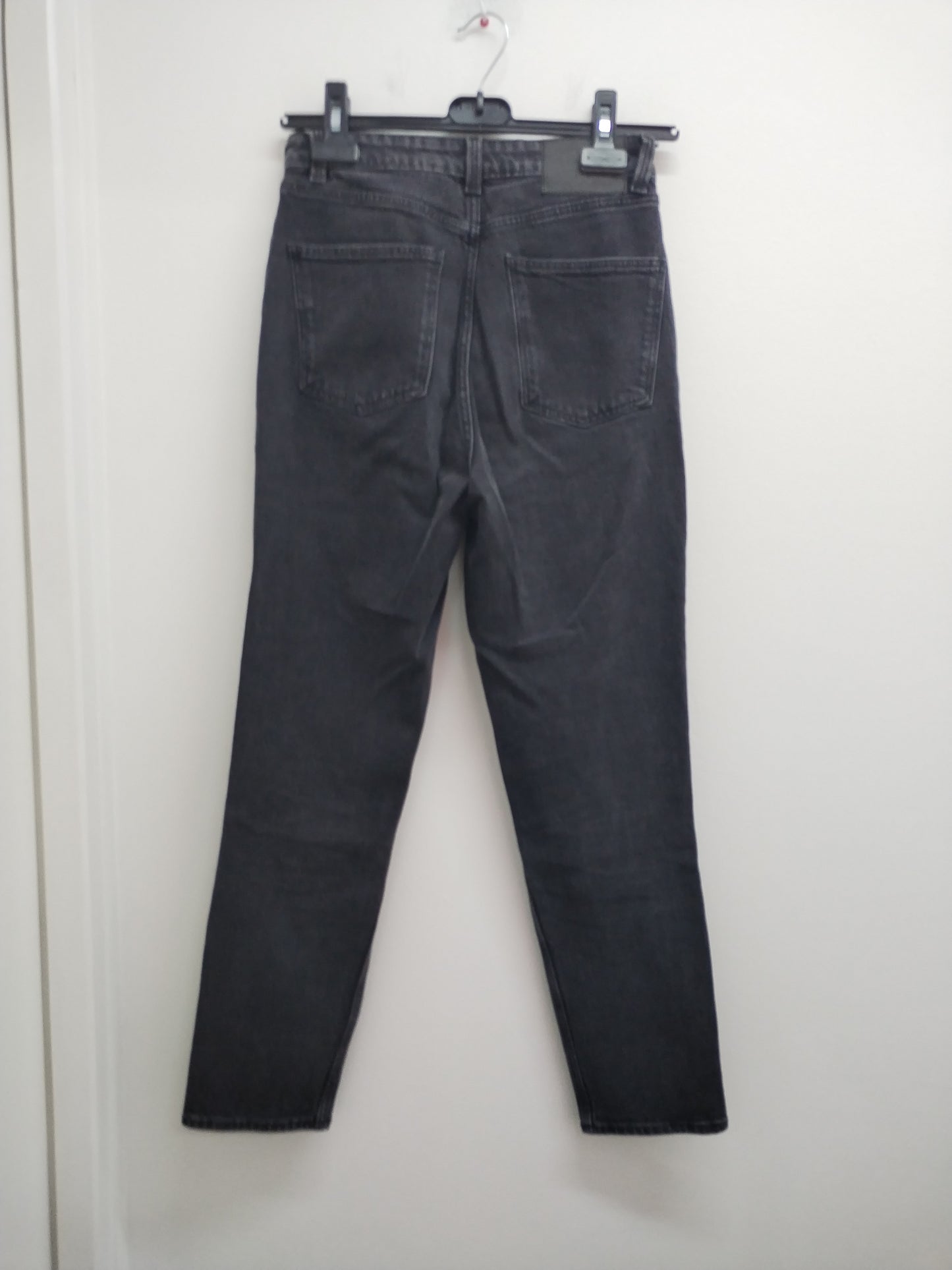 Jeans Mom C&A noir délavé Taille 34