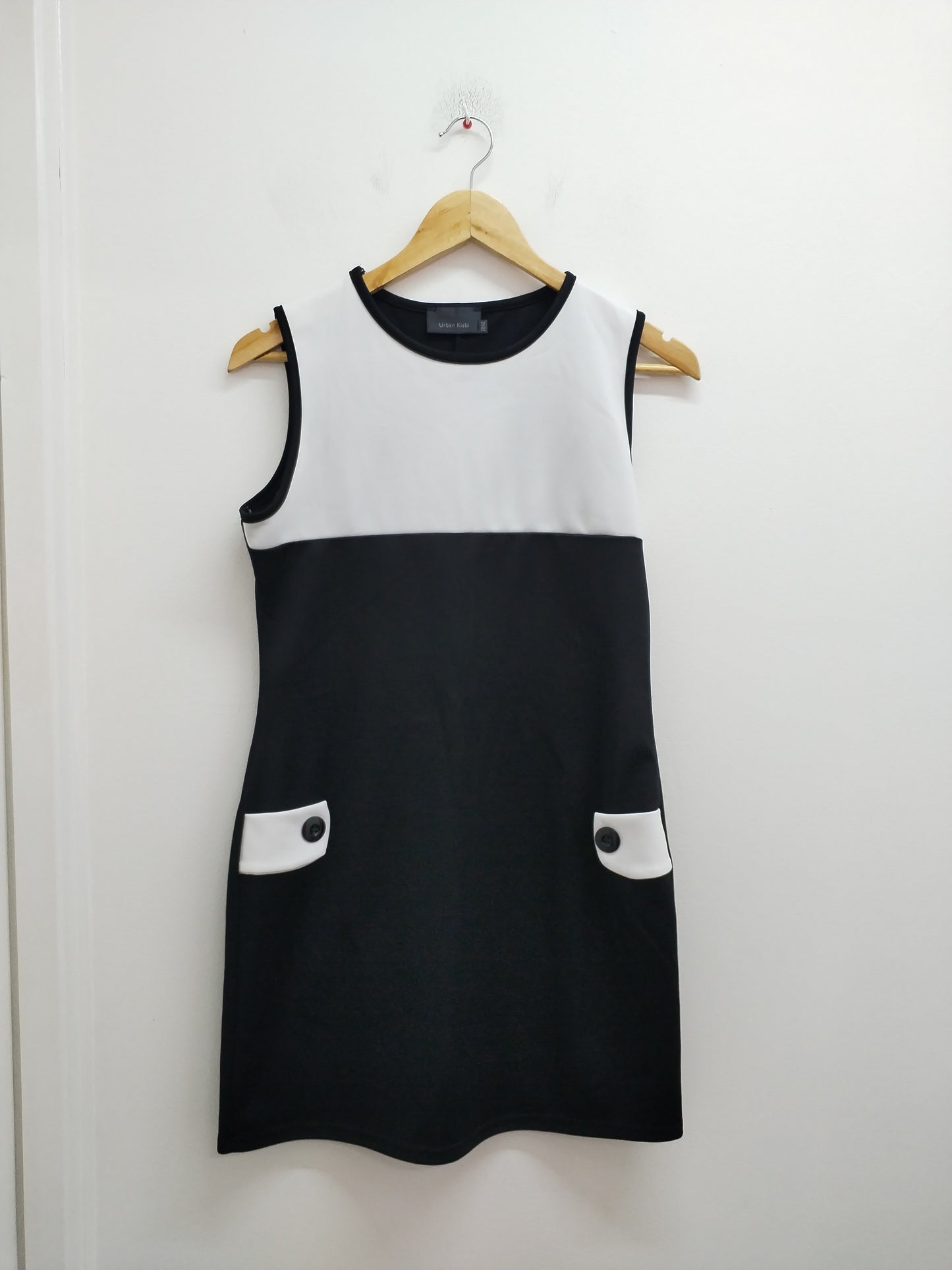 Robe sans manche Kiabi noire et blanche Taille 38/40