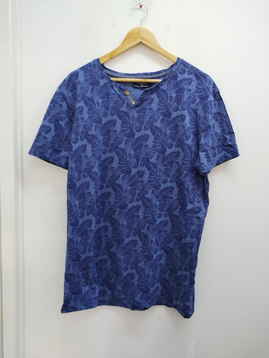 T-shirt Armand Thiery bleu avec motifs feuilles Taille XL