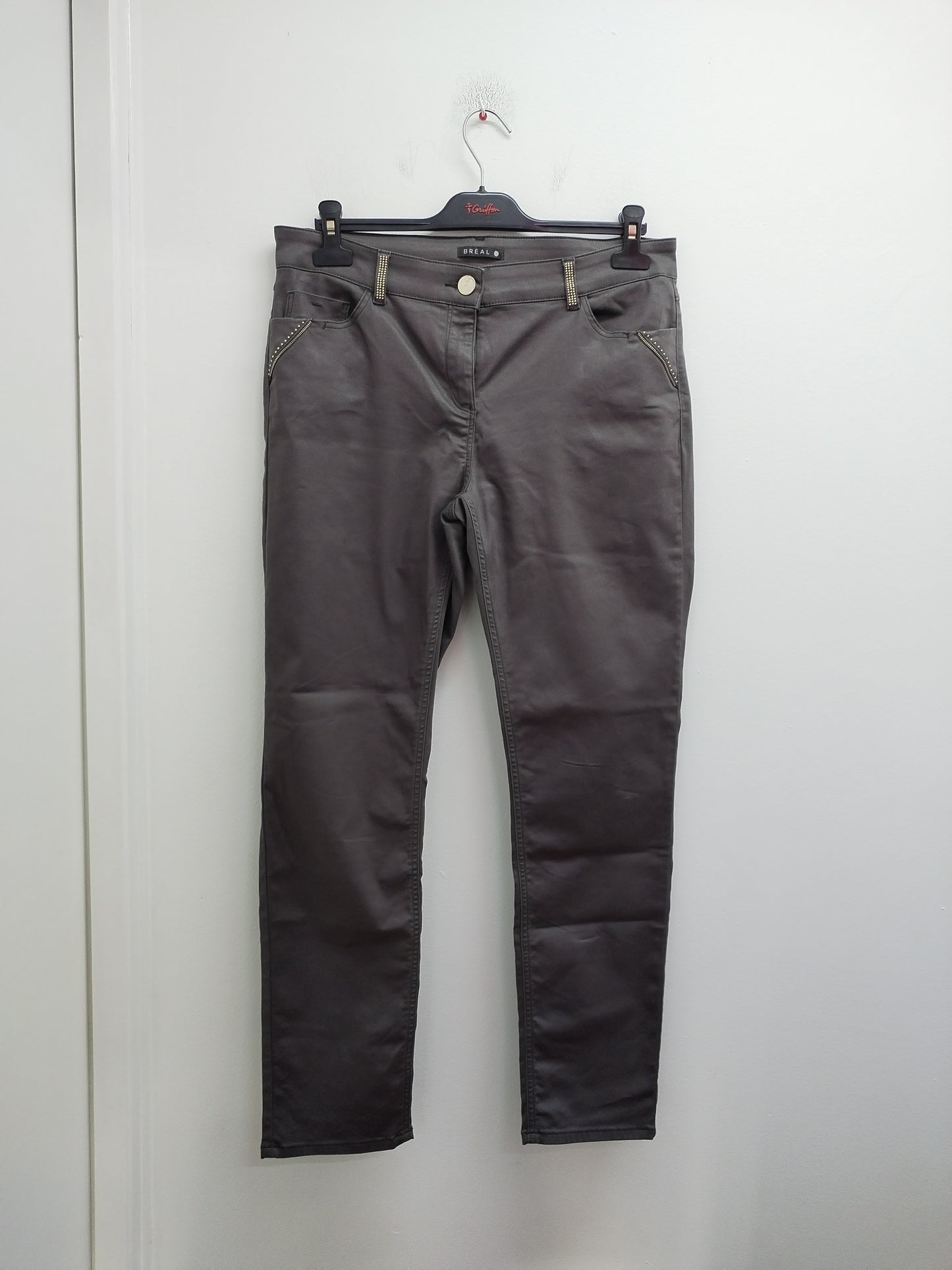 Jeans Bréal gris foncé avec strass Taille 44
