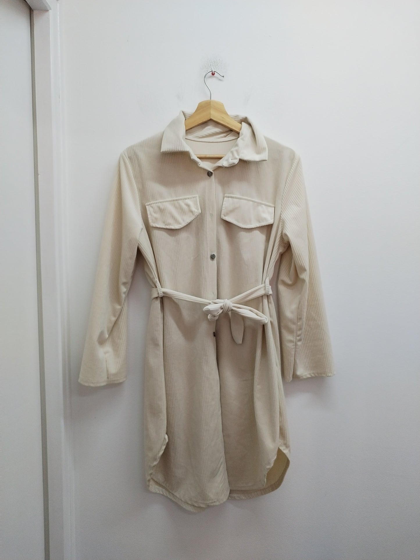 Robe chemise manches longues en velours beige Taille M