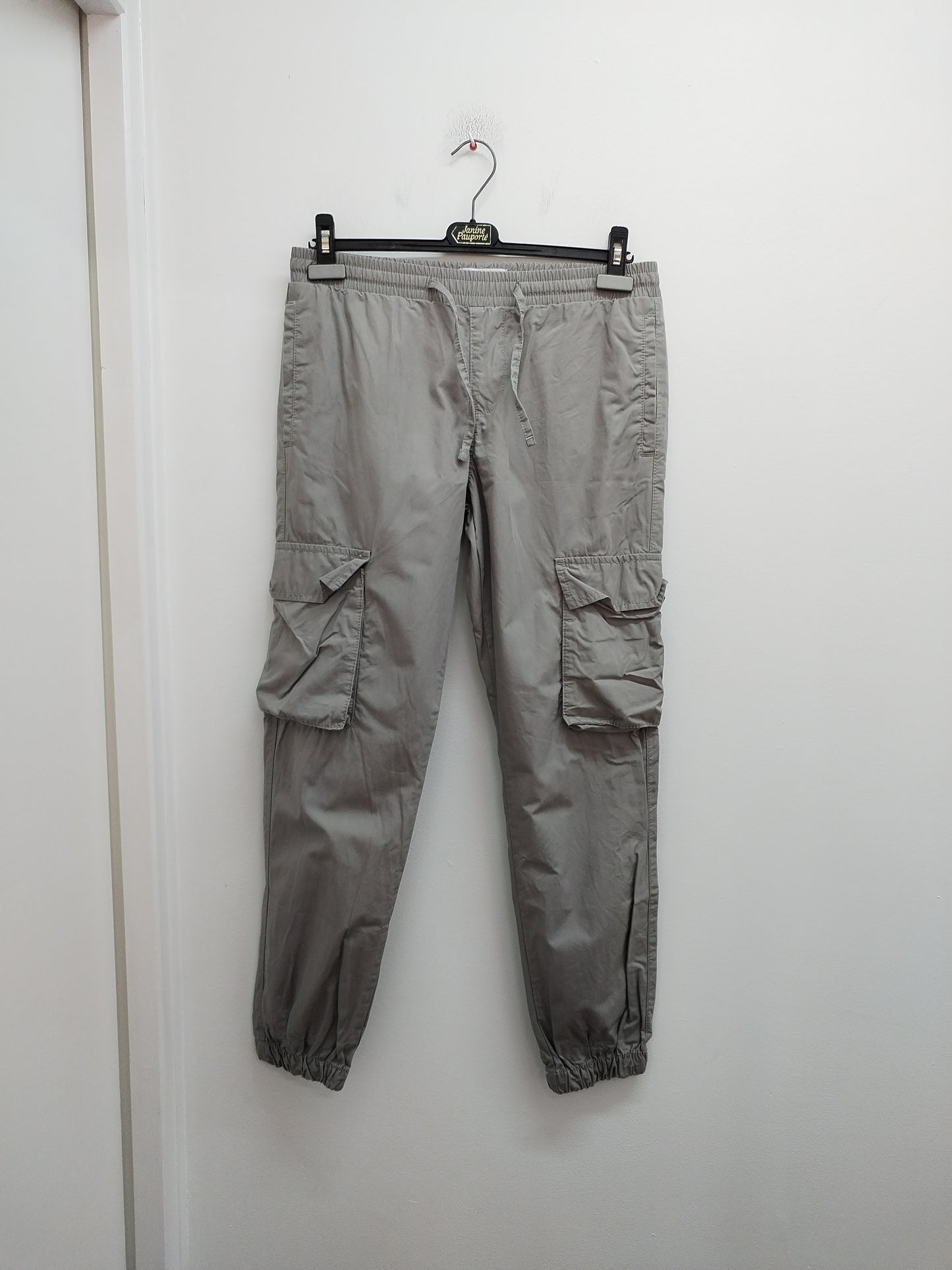Pantalon cargo Asos gris clair Taille XS