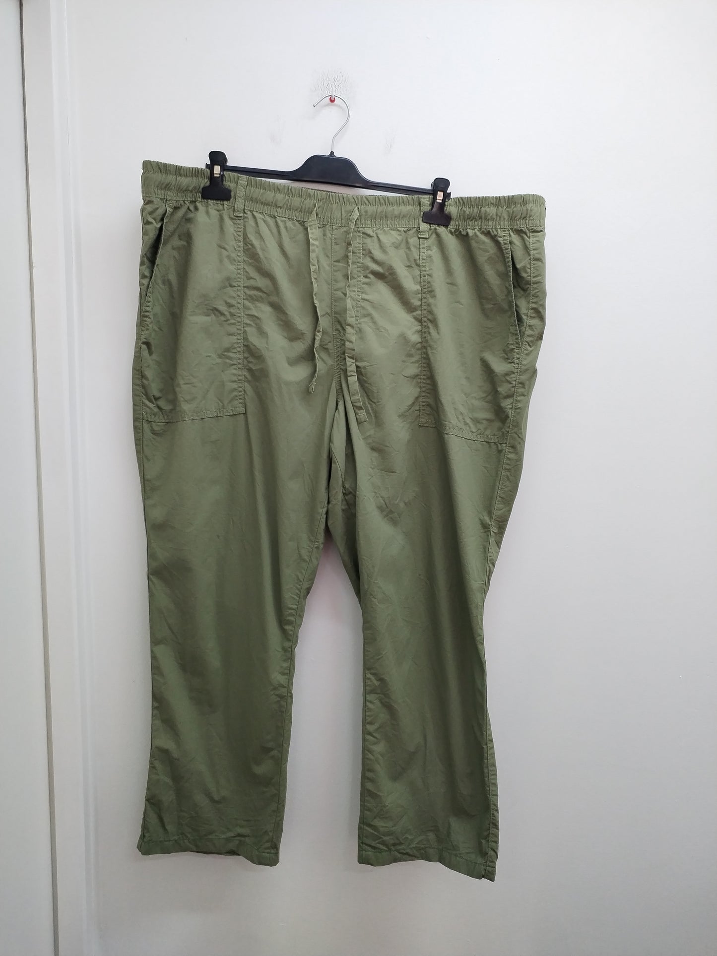 Pantalon Kiabi kaki Taille 60