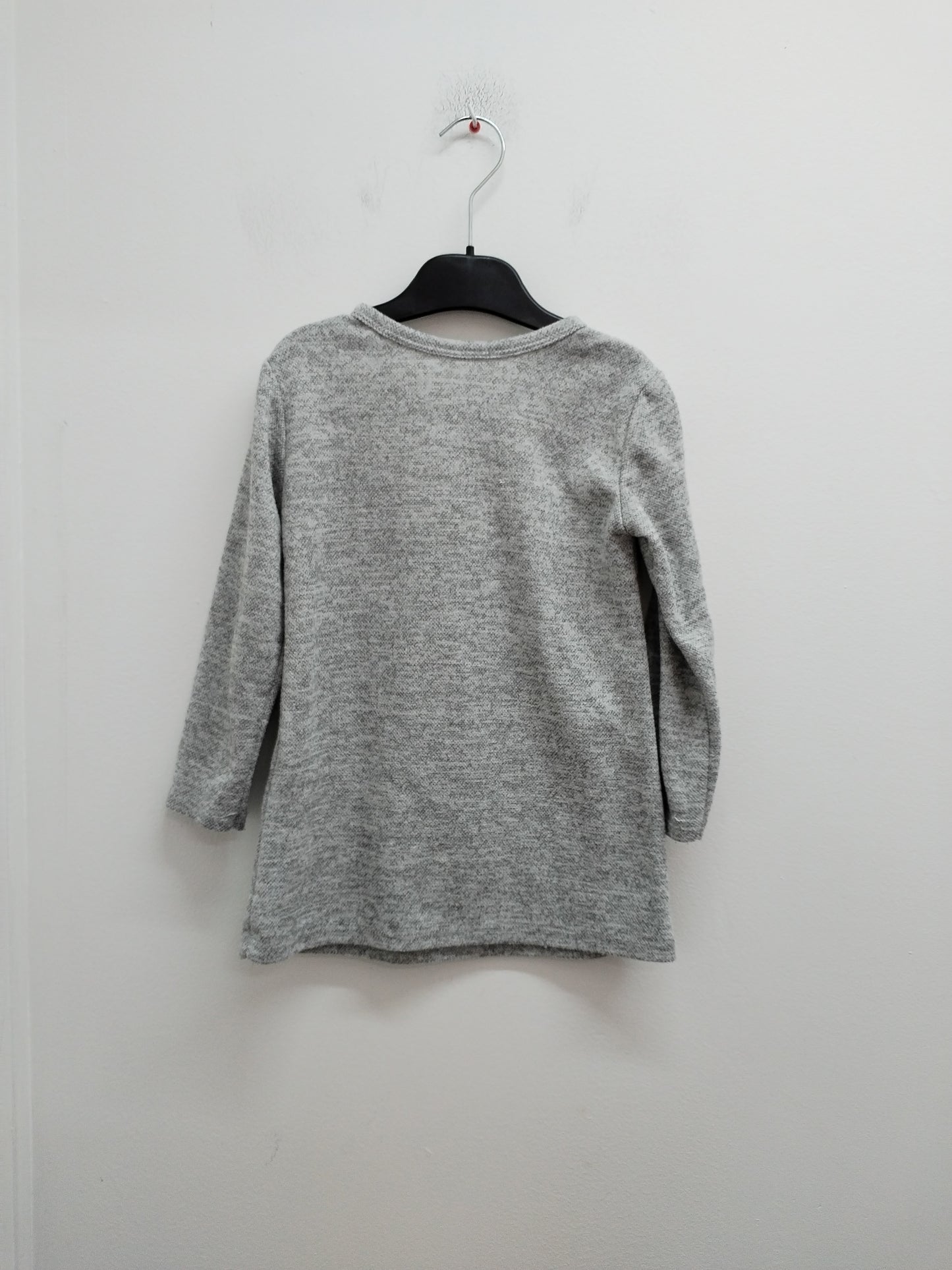 Pull long gris chiné avec ours Taille 6 Ans