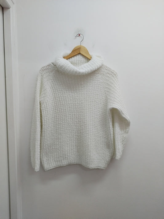 Pull maille poilue avec col blanc Taille L