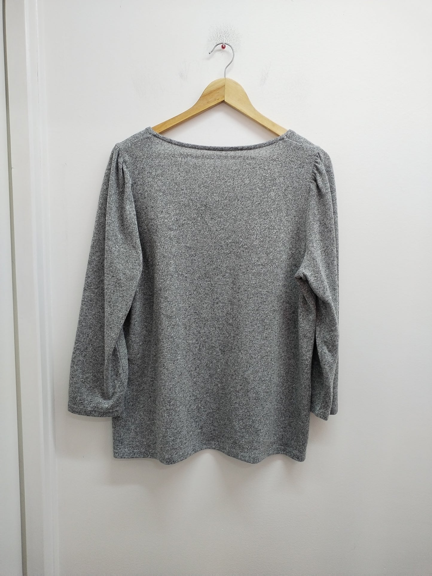 Pull fin manches 3/4 gris chiné avec dentelle noire Taille L