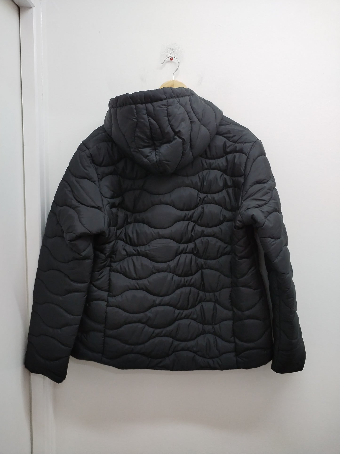 Doudoune à capuche Grain de Malice noire Taille 46