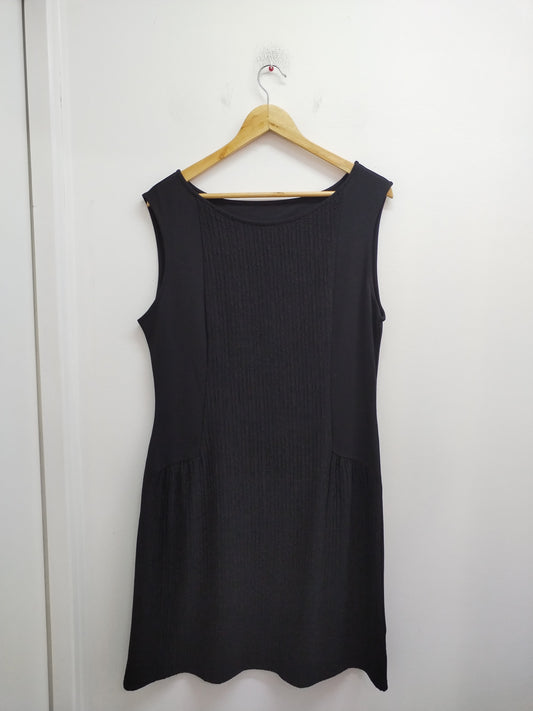 Robe sans manche noire Taille L