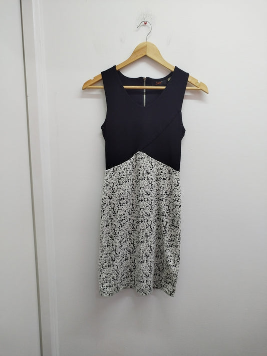 Robes sans manche Dex noire et blanche chinée Taille XS