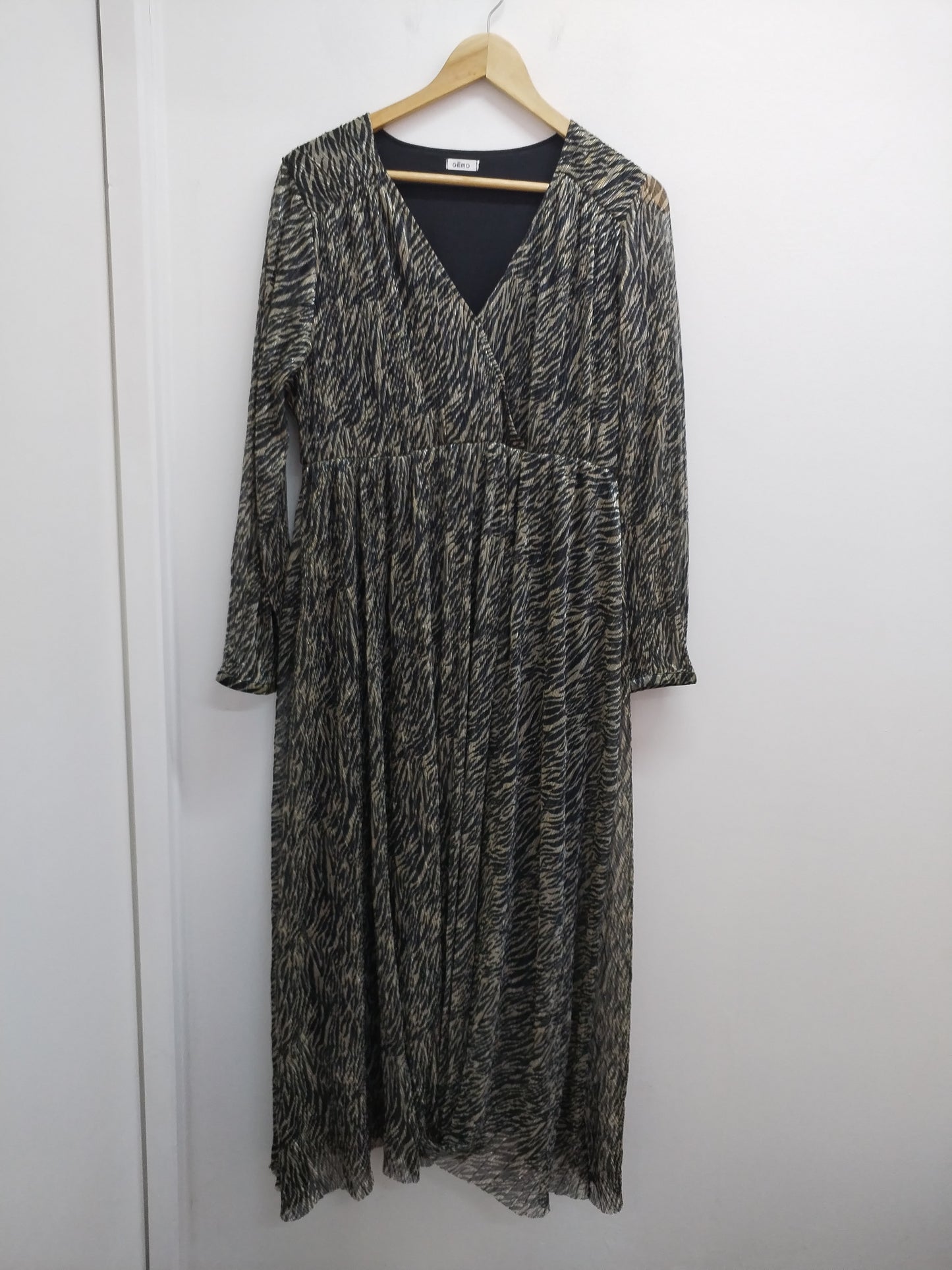 Robe longue manches longues Gémo noire et dorée Taille L