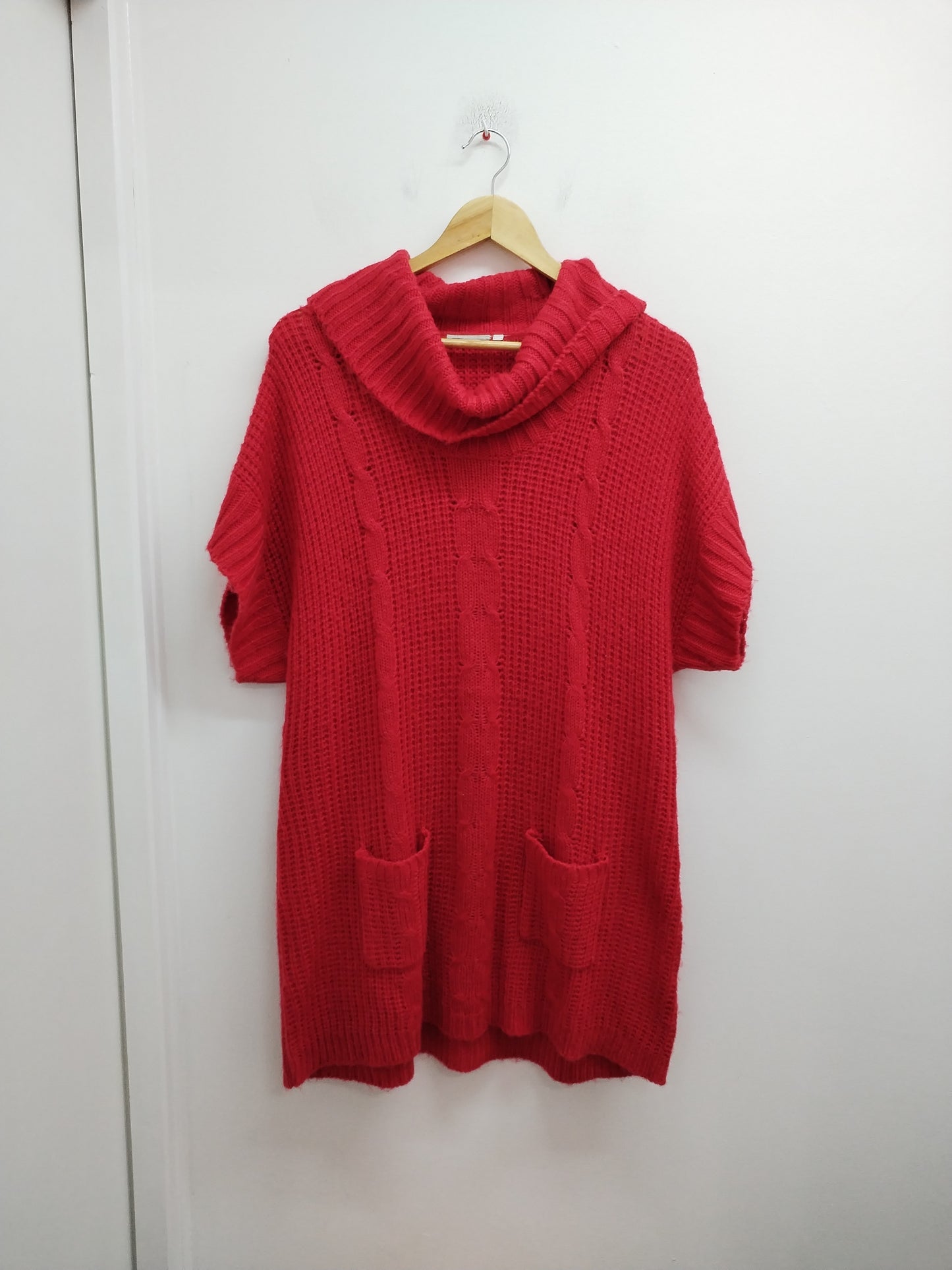 Robe pull manches courtes avec col rouge Taille XL