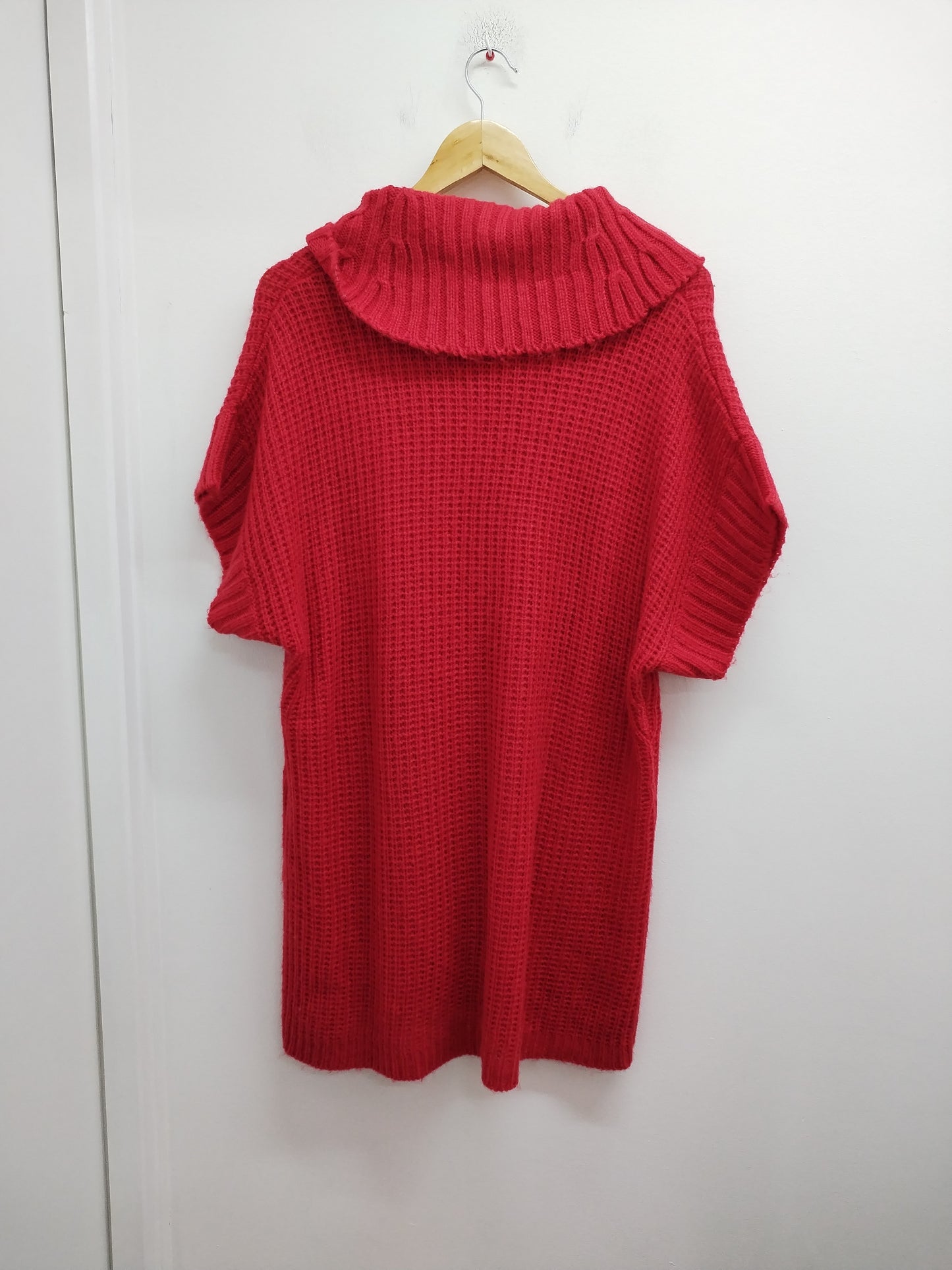 Robe pull manches courtes avec col rouge Taille XL