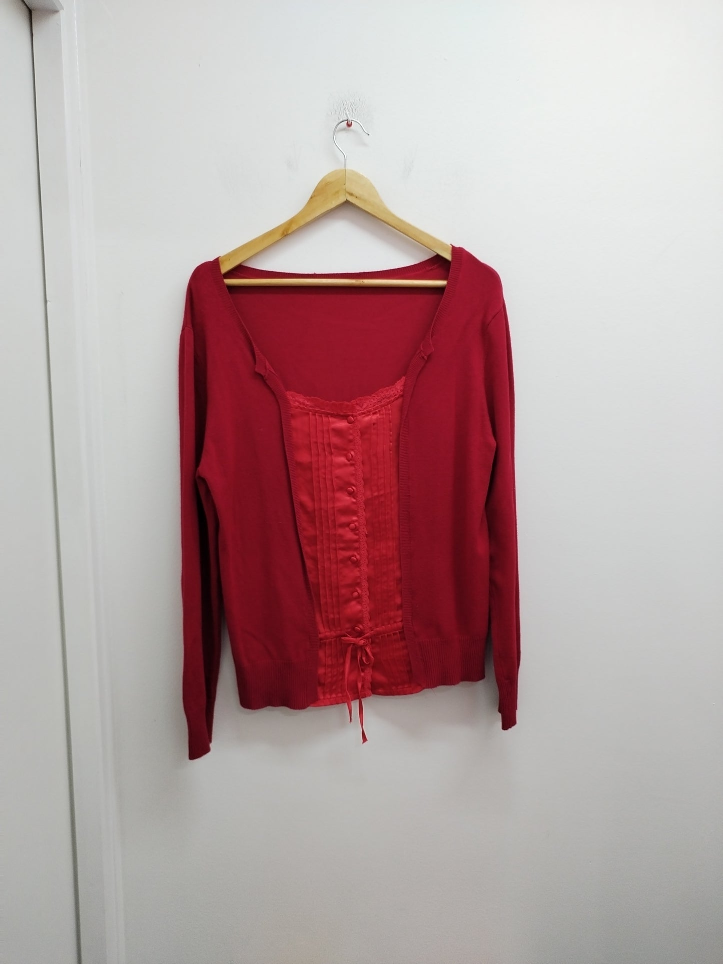 Pull fin rouge avec dentelle Taille M