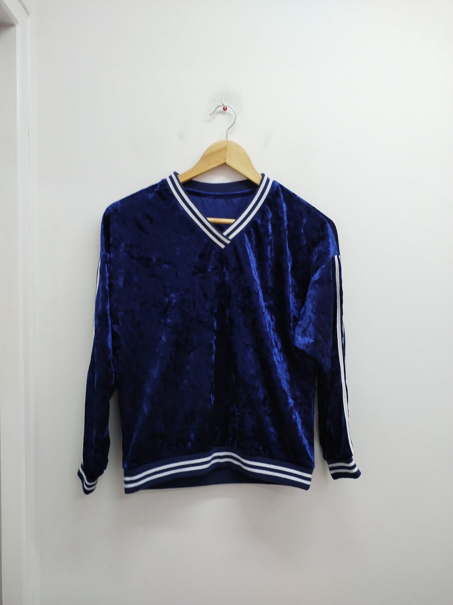 Sweat manches 3/4 en velours bleu Taille M