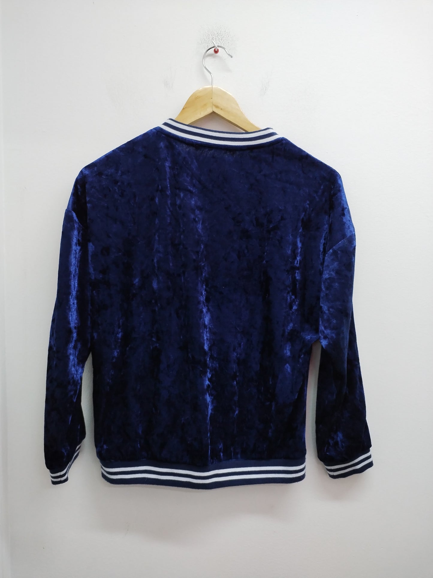 Sweat manches 3/4 en velours bleu Taille M