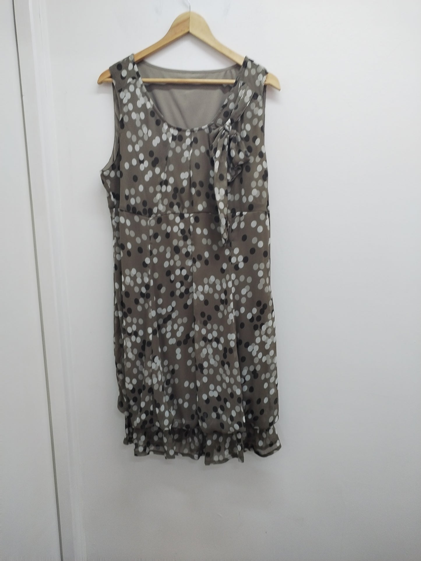 Robe sans manche marron à pois Taille XL