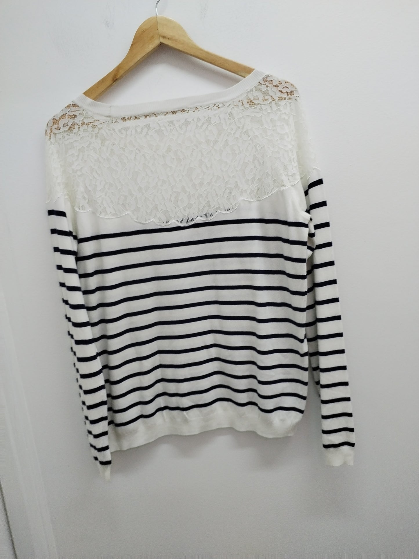 Pull fin rayé marine et blanc avec dentelle Taille XL
