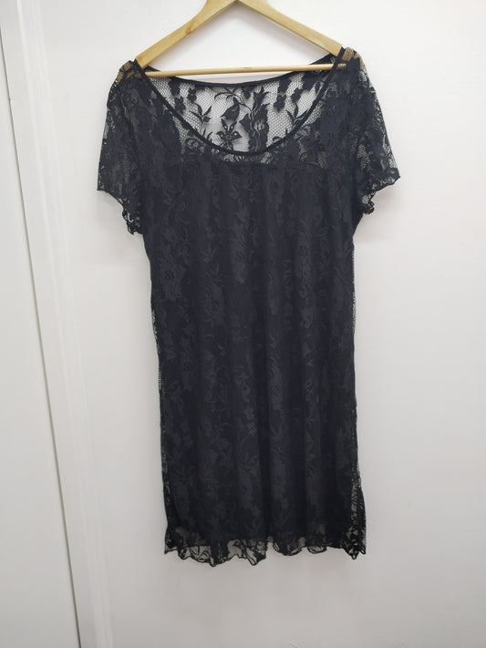 Robe manches courtes en dentelle noire Taille 2XL