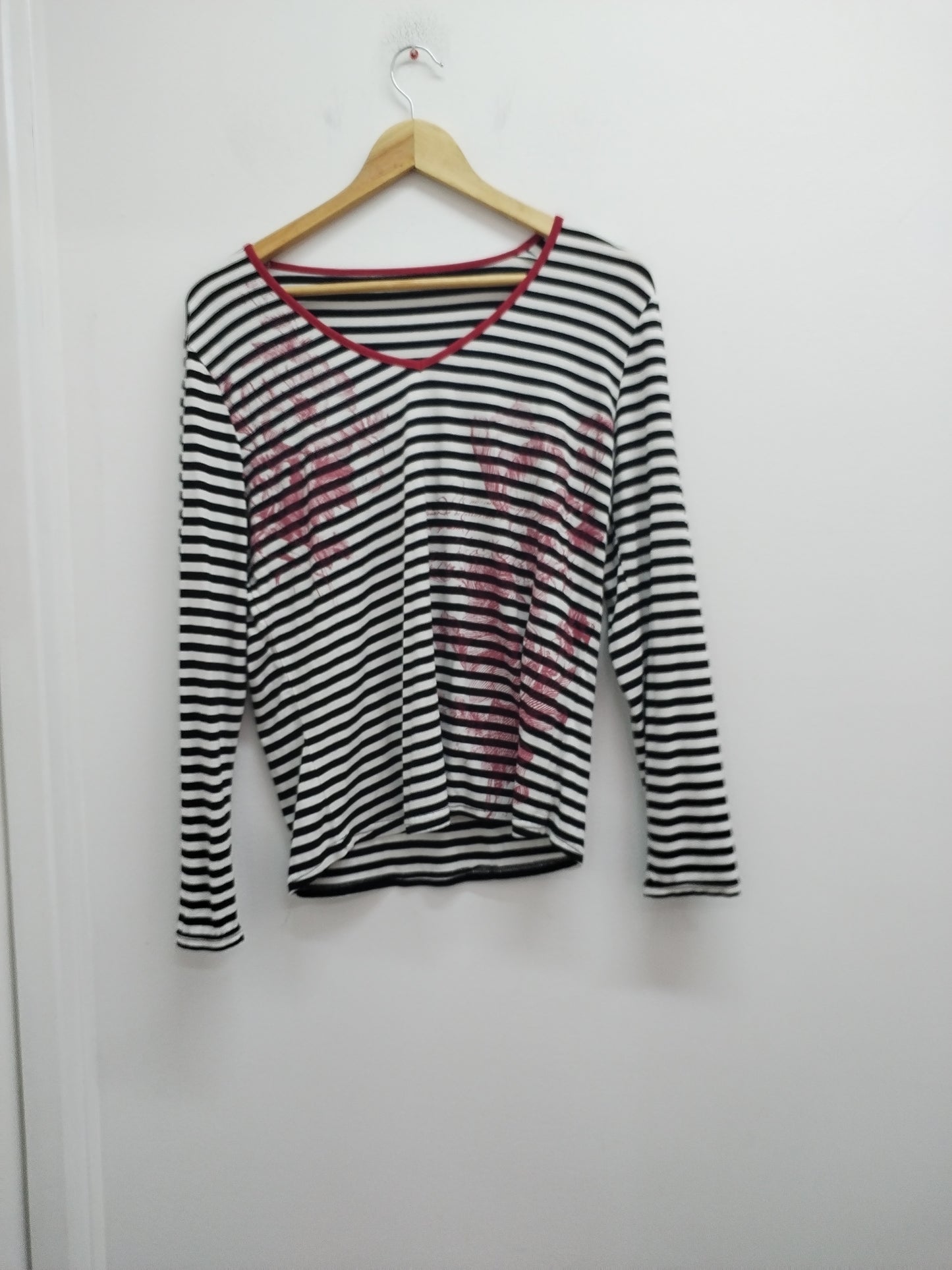 T-shirt manches longues rayé noir et blanc avec impression Taille M