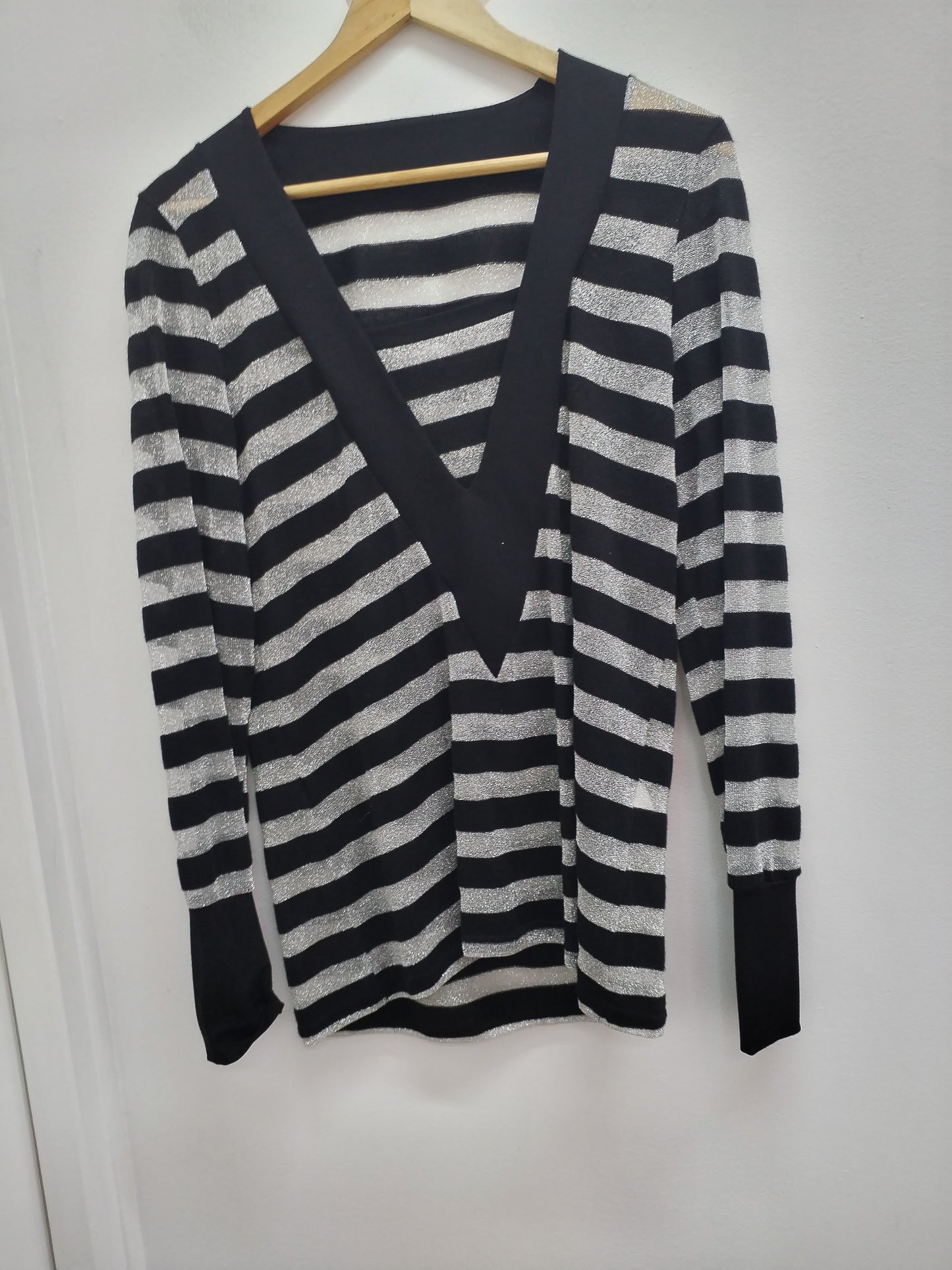 Pull fin C&A rayé noir et argenté Taille L