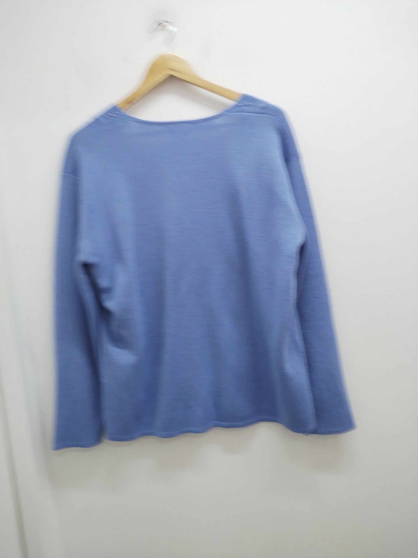 Pull Damart bleu avec broderie et perles Taille 50/52
