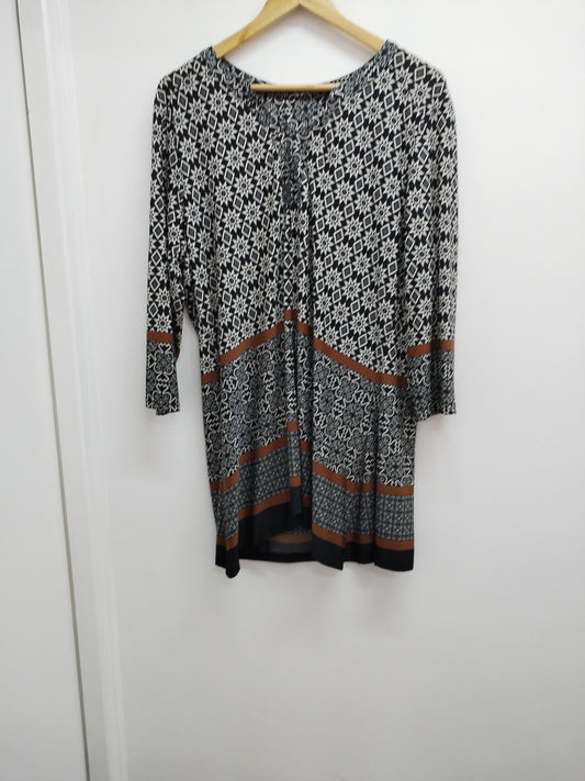 Tunique longues manches 3/4 noire, blanche et marron à motifs Taille XL