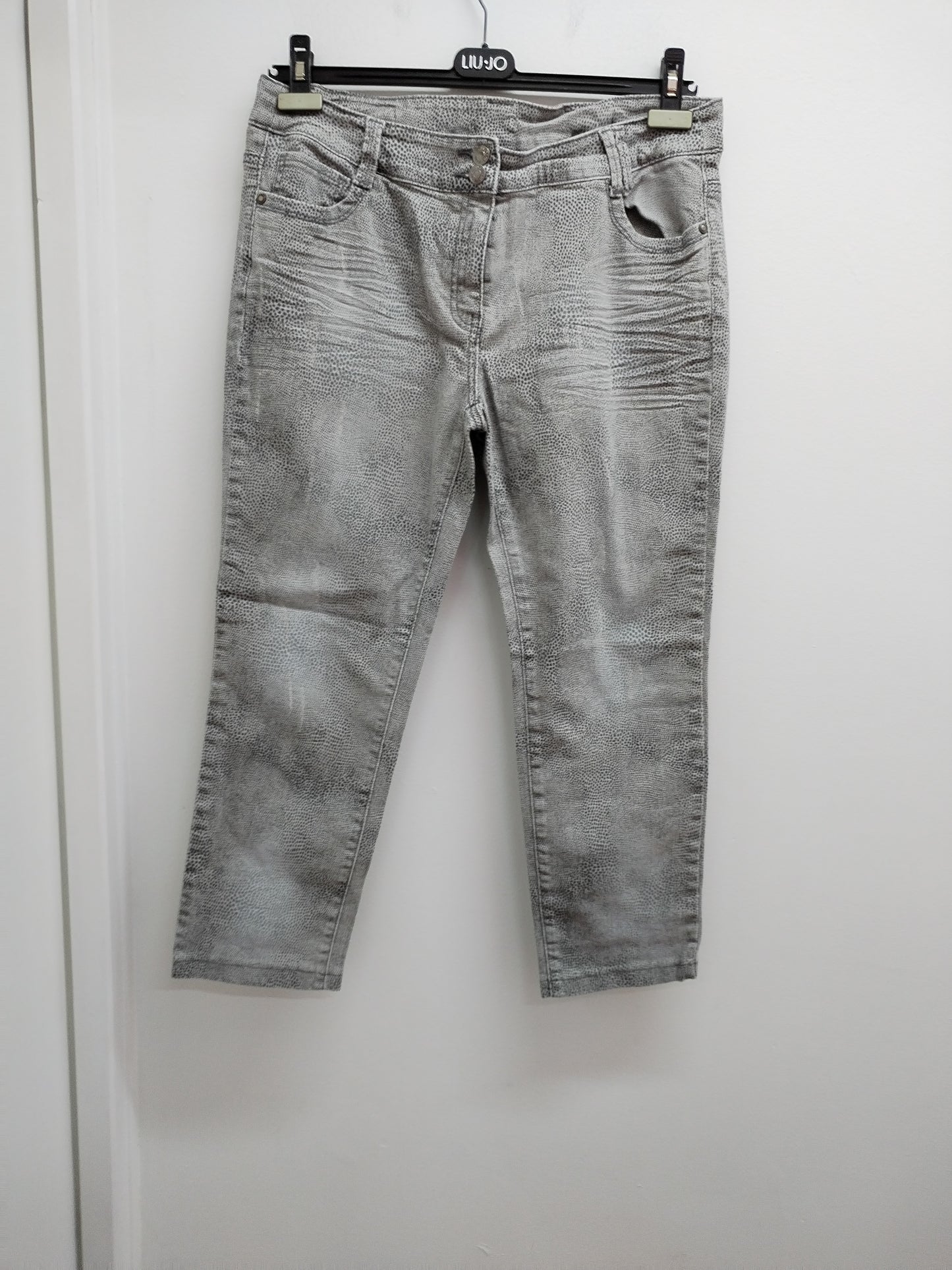 Jeans gris imprimé "serpent" Taille 46