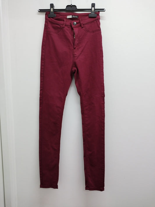 Jeans Stradivarius bordeaux Taille 36