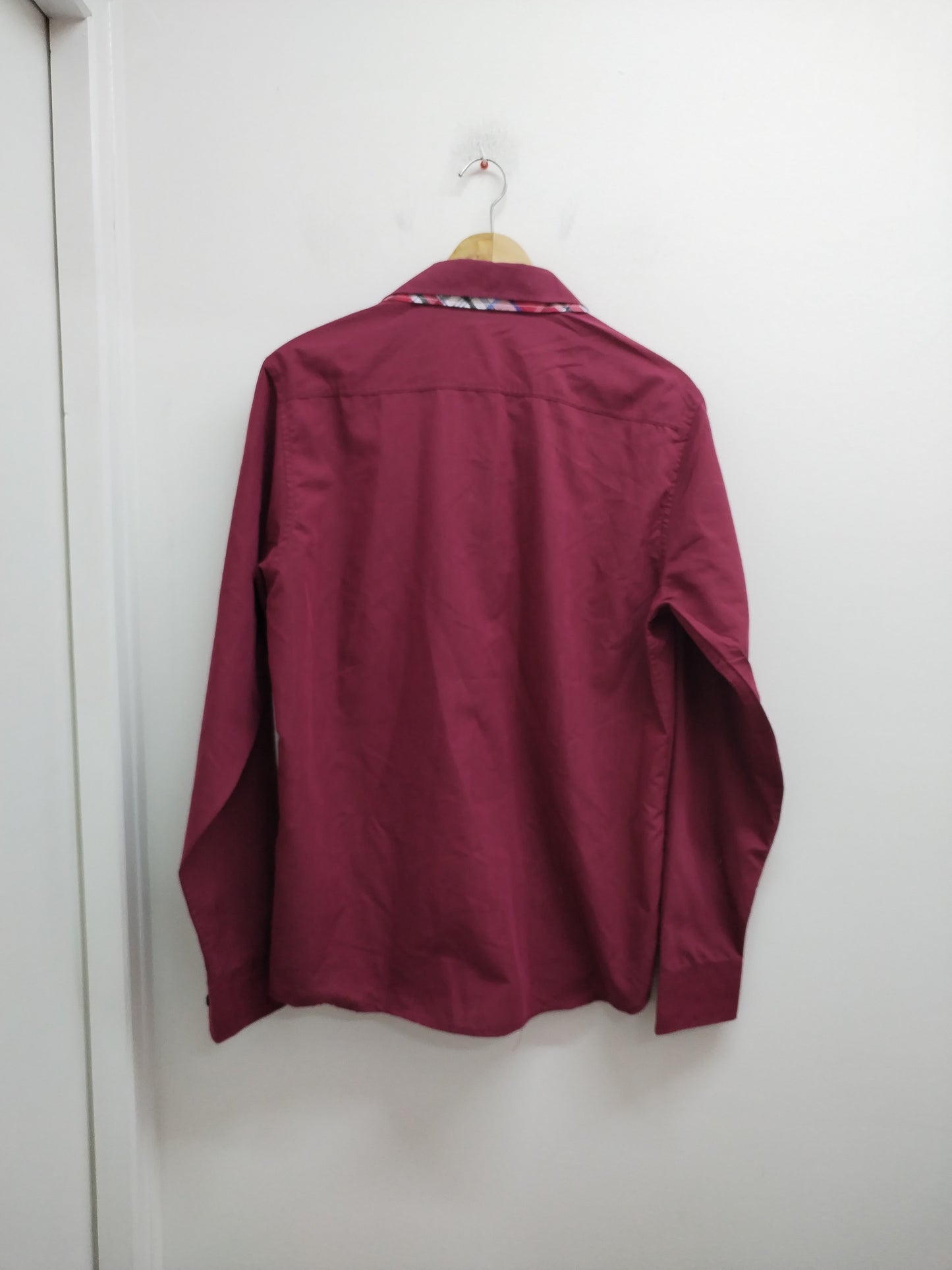 Chemise bordeaux avec double col Taille M