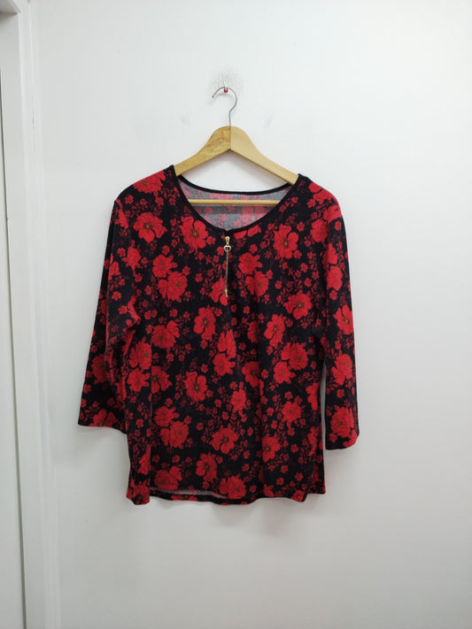 Pull fin manches 3/4 noir et rouge fleuri Taille XL
