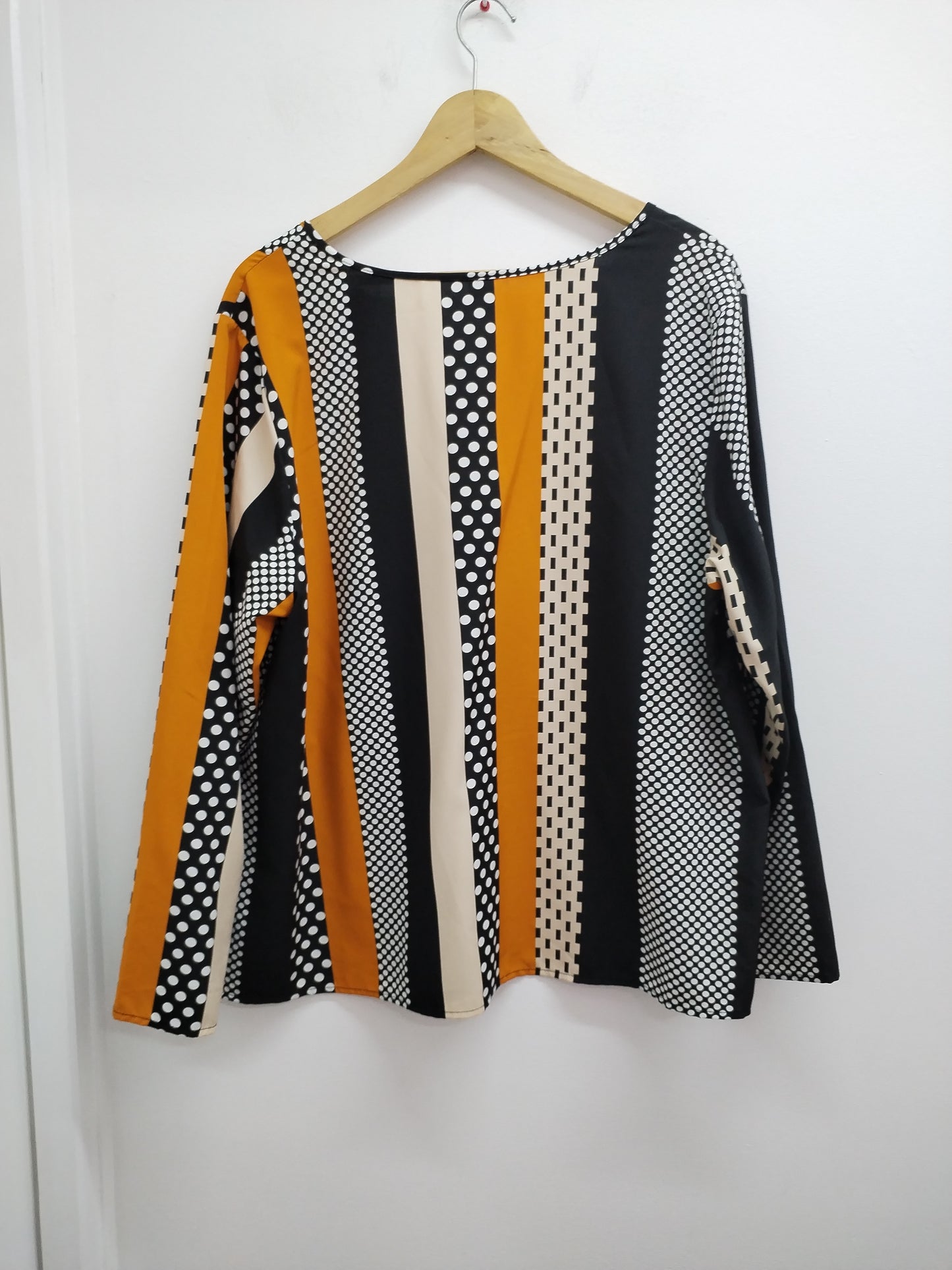 Tunique manches longues Shein noire, beige et orange rayée et à pois Taille XL