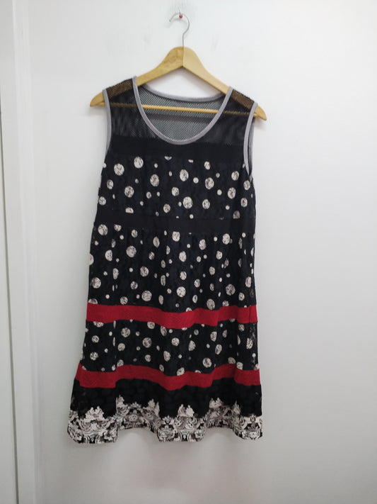 Robe sans manches noire et rouge à pois blancs Taille XL