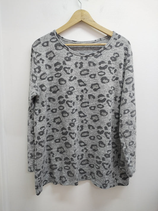 Pull fin gris chiné imprimée léopard Taille XL