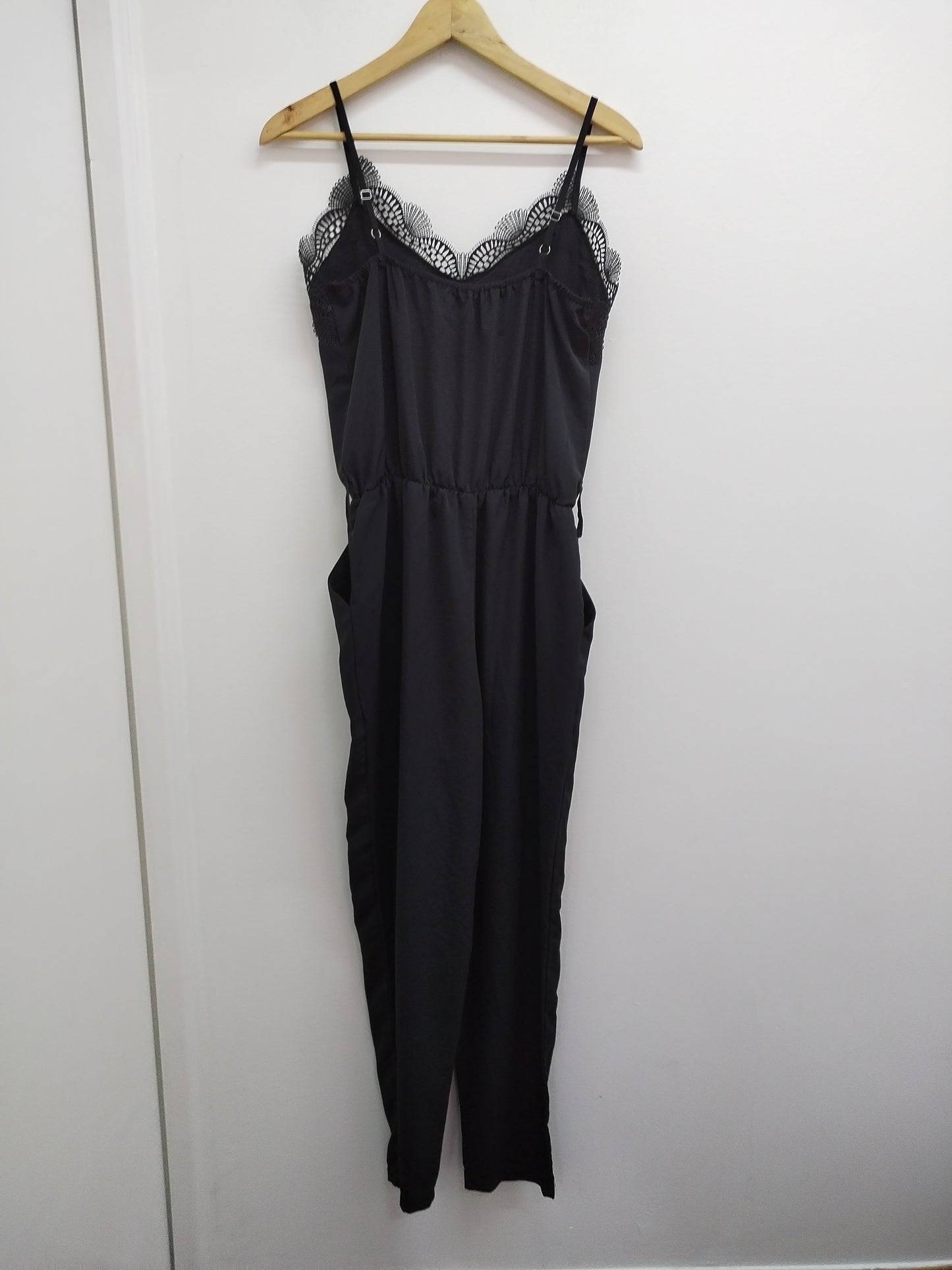 Combinaison à bretelles Jovial noire avec dentelle Taille S