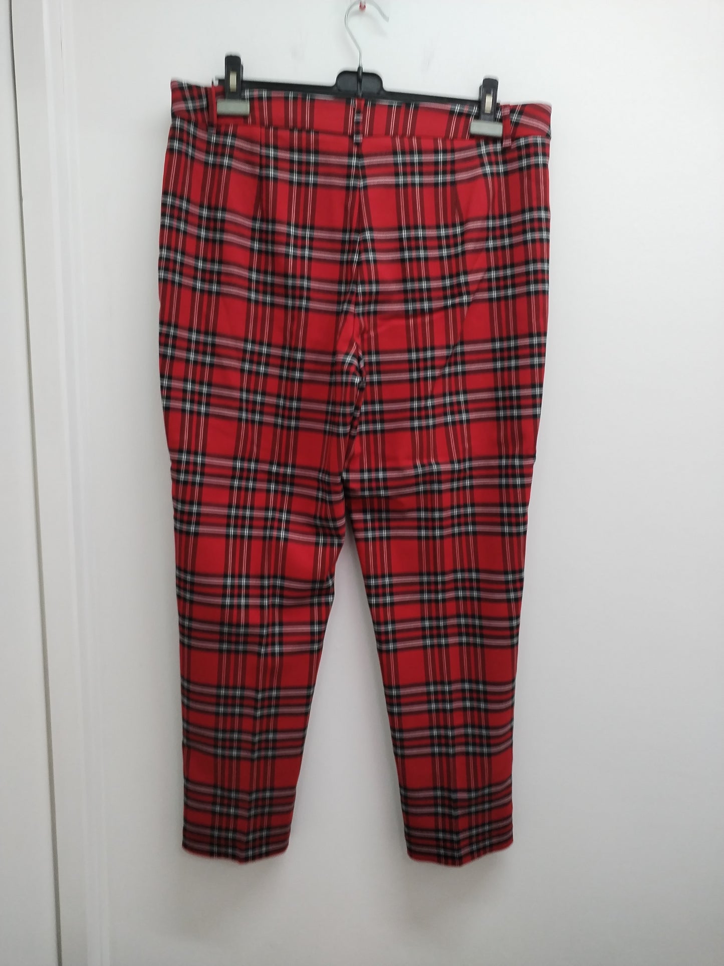 Pantalon rouge à carreaux Taille 48