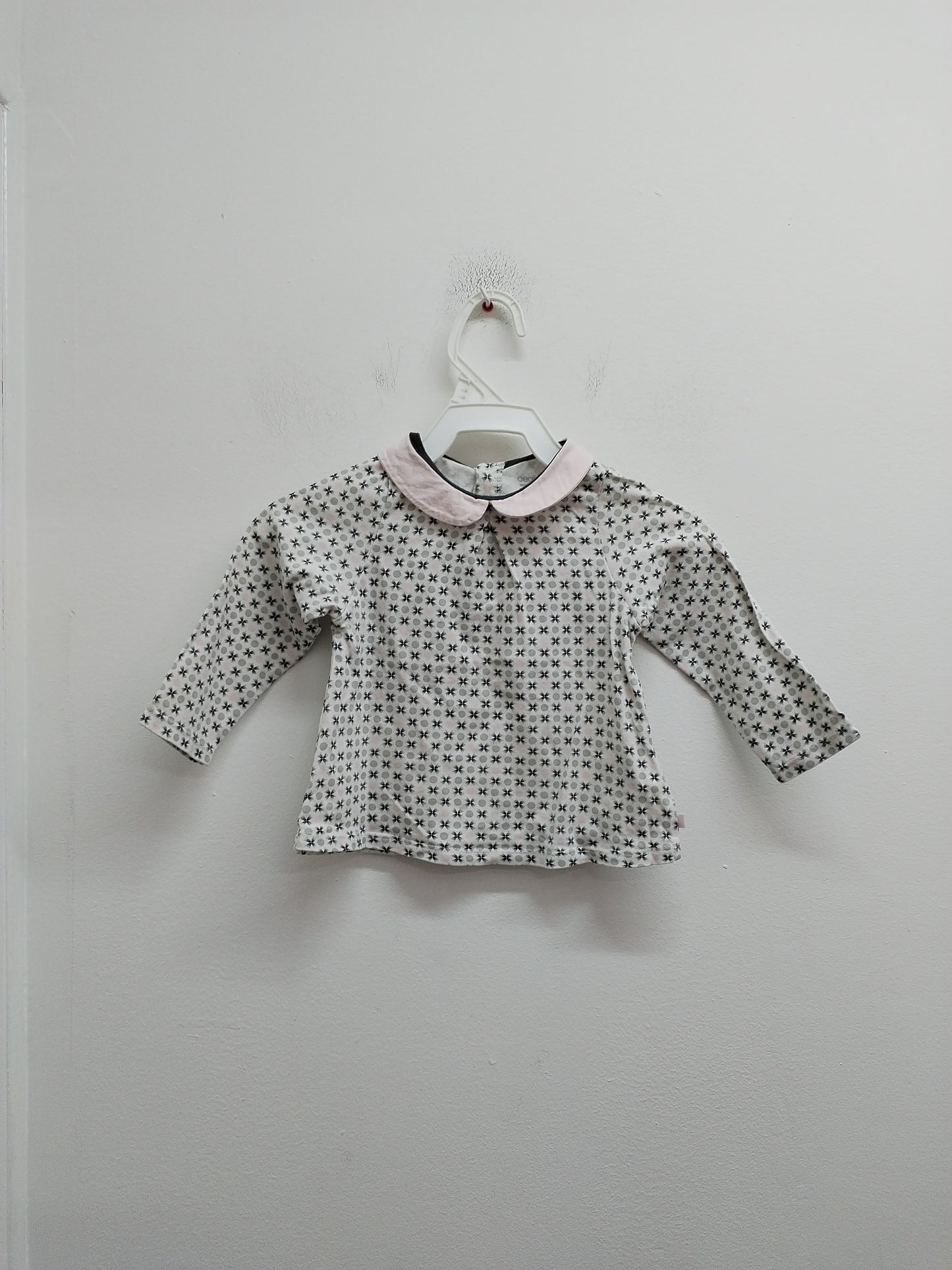 T-shirt manches longues avec col Obaïbi blanc à motifs Taille 18 Mois