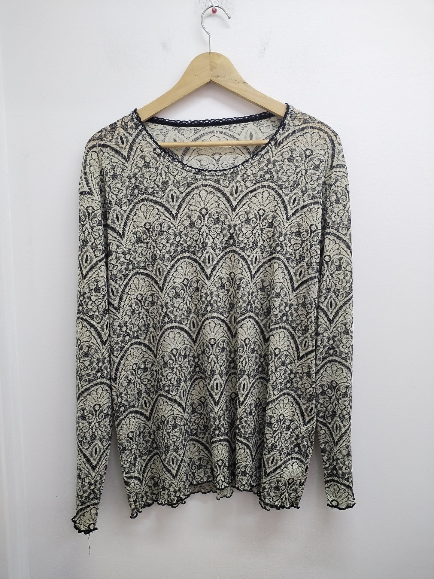 Tunique manches longues beige et noire fleurie Taille 2XL