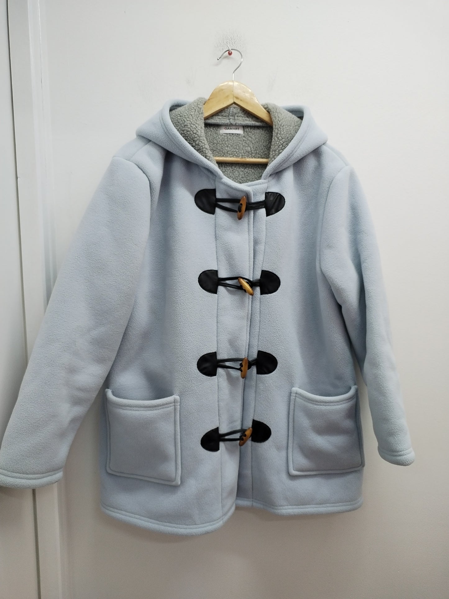 Manteau fourré avec capuche Damart bleu ciel Taille 48